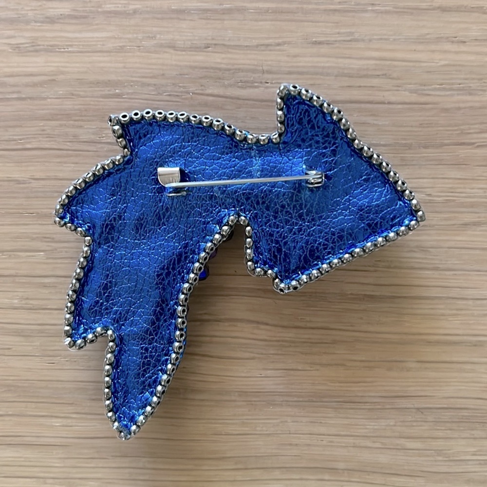 Handmade Brooch, blue beads and leather base, Fish - Picture 5 of 5